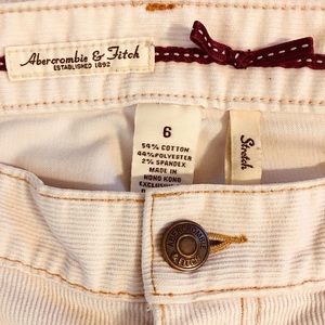 🌻Abercrombie and Fitch woman’s corduroys 🍁🍂